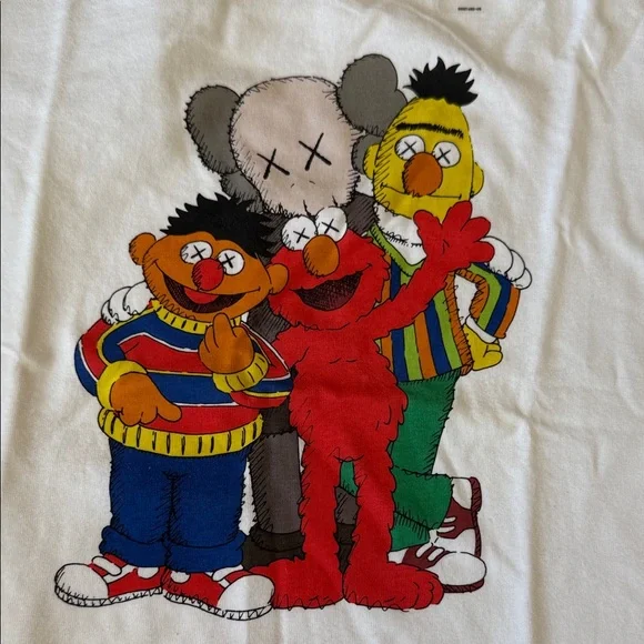 Uniqlo x KAWS Kids Sesame Street Character T-Shirts - Black & White NWT lot - Picture 2 of 6